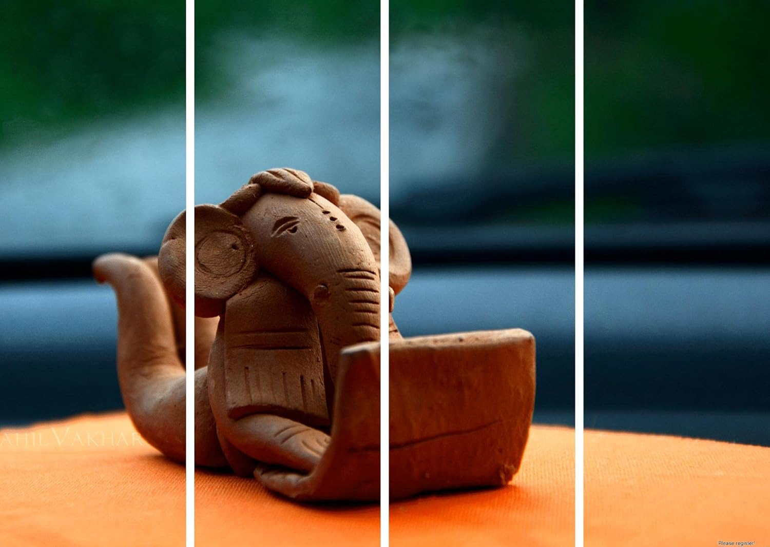 inep-b0bbp9pzjc-splash-proof-matte-finish-on-the-ganesha-tastic-wall-art-frames-shining-under-soft-lighting.jpg